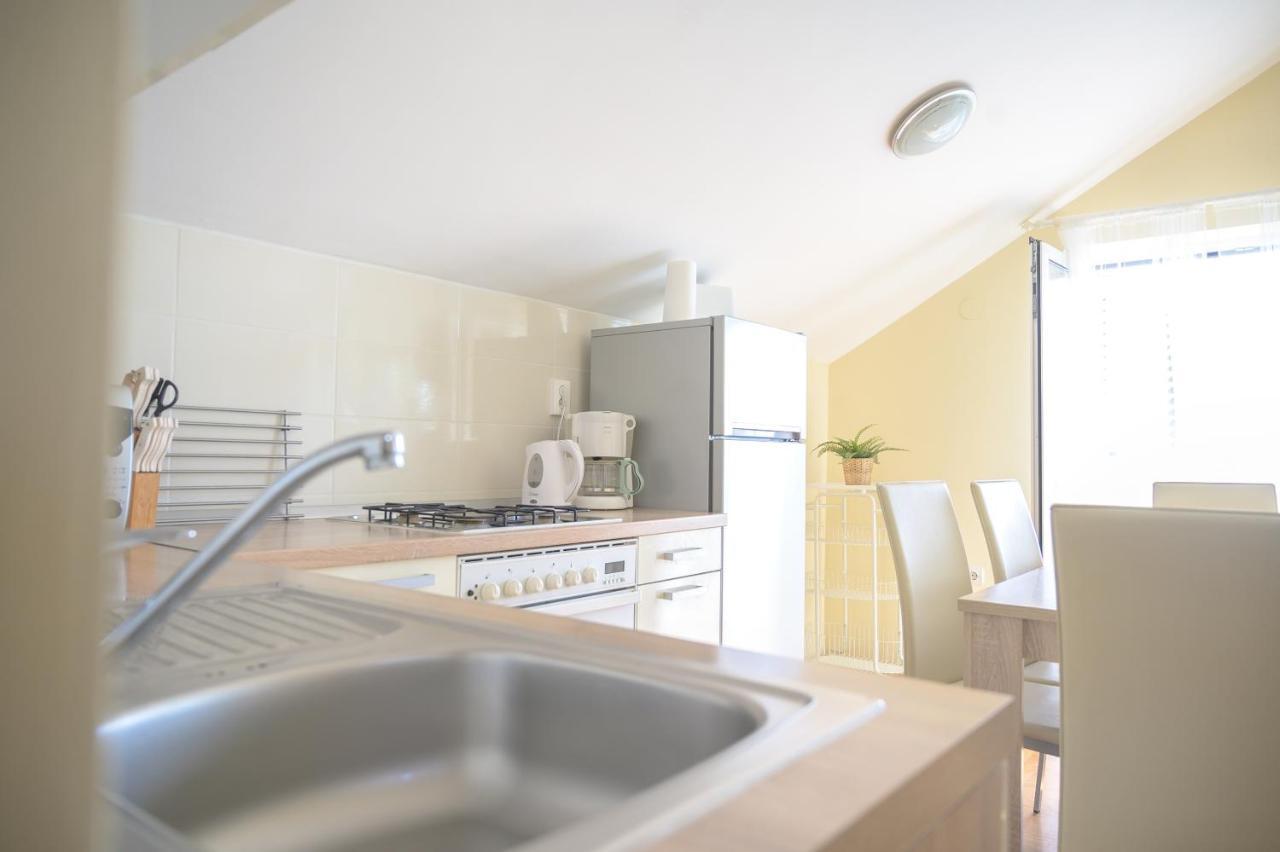 קרלובג Beachfront Apartments Carlo מראה חיצוני תמונה