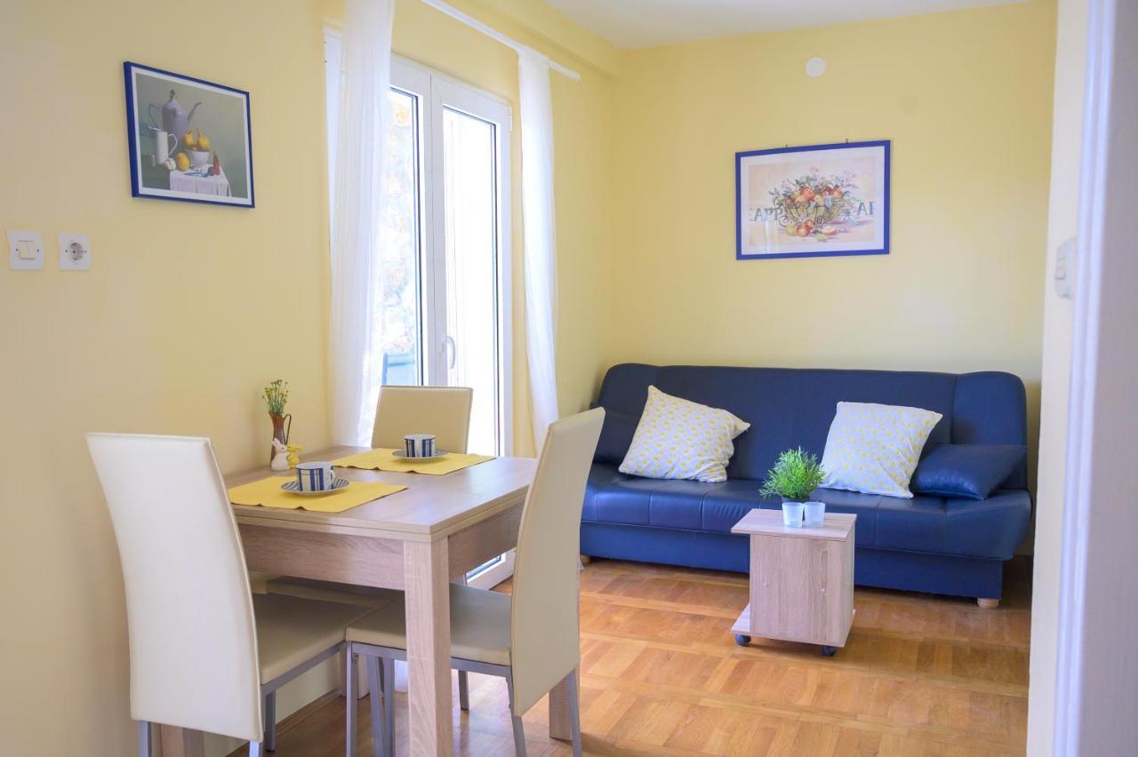 קרלובג Beachfront Apartments Carlo מראה חיצוני תמונה