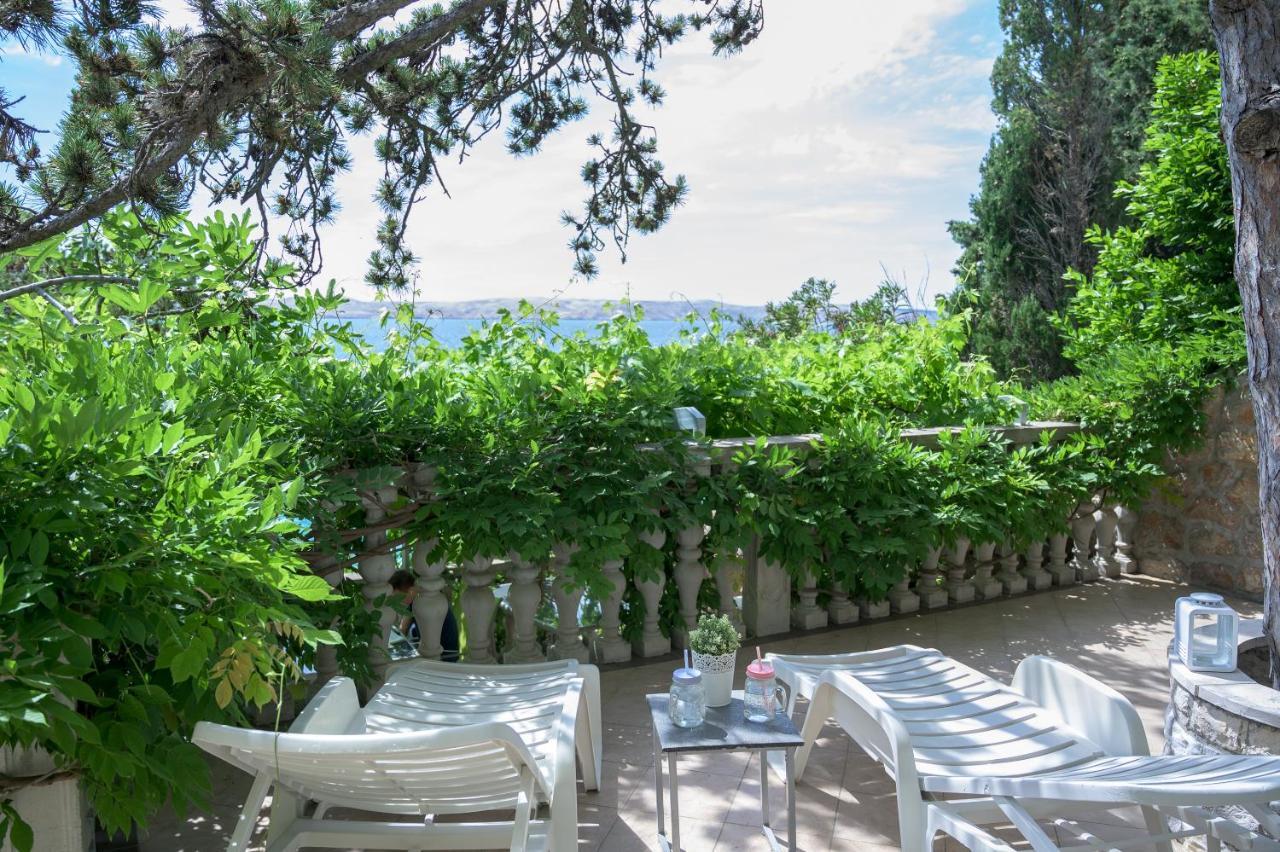 קרלובג Beachfront Apartments Carlo מראה חיצוני תמונה