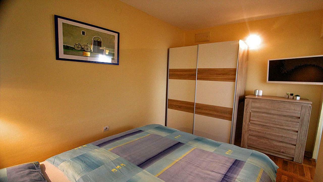 קרלובג Beachfront Apartments Carlo מראה חיצוני תמונה